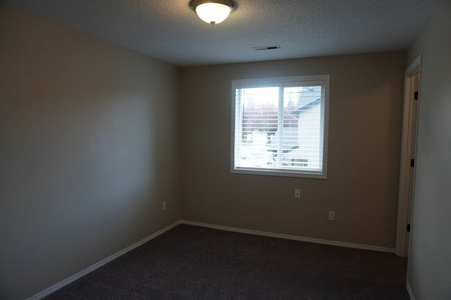 Building Photo - 16409 NE 31st St