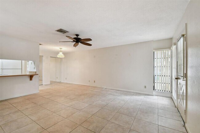 Building Photo - 8423 Seminole Blvd