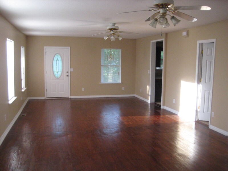 Building Photo - 3307 Clopton St SW