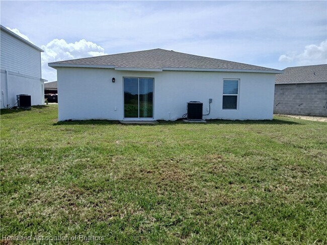 Building Photo - 1245 Stone Ridge Cir