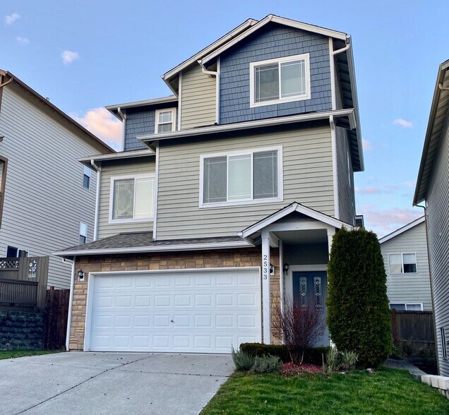 Building Photo - Lynnwood Home