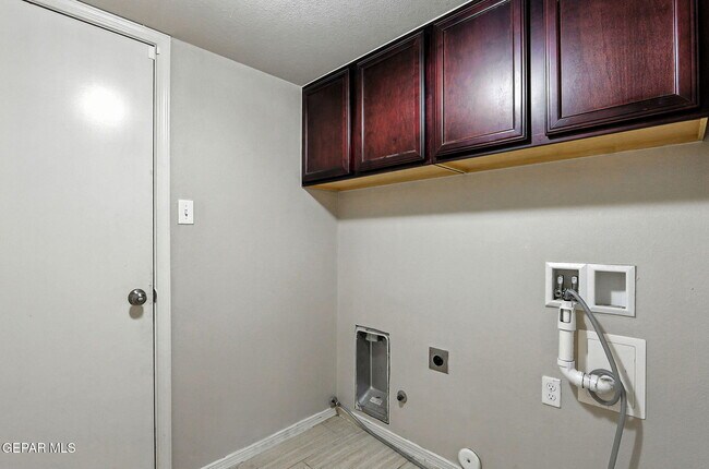 Building Photo - 5052 Silver Cholla Dr