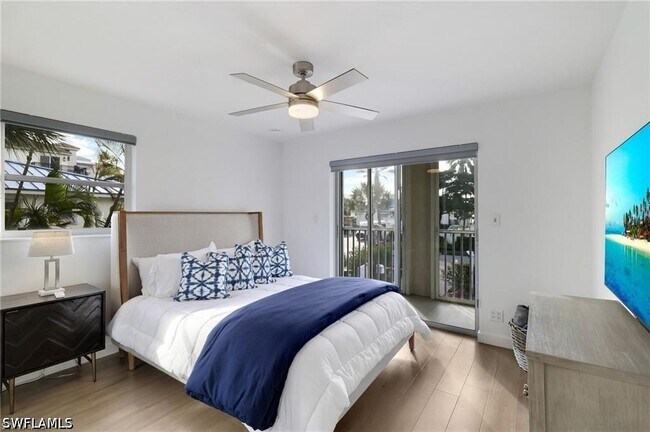 Building Photo - 9486 Gulf Shore Dr