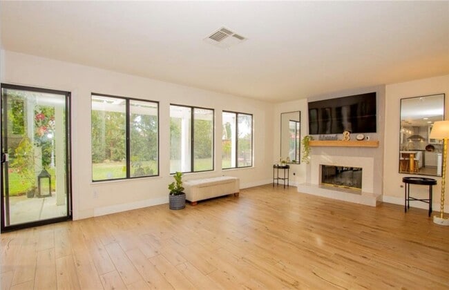 Building Photo - 3682 Grovedale St