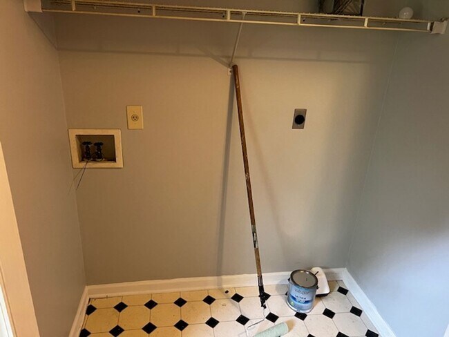 Building Photo - Maryville 37803 - 3 bedroom, 2 bath home - Contact Troy Adams (865) 233-6949