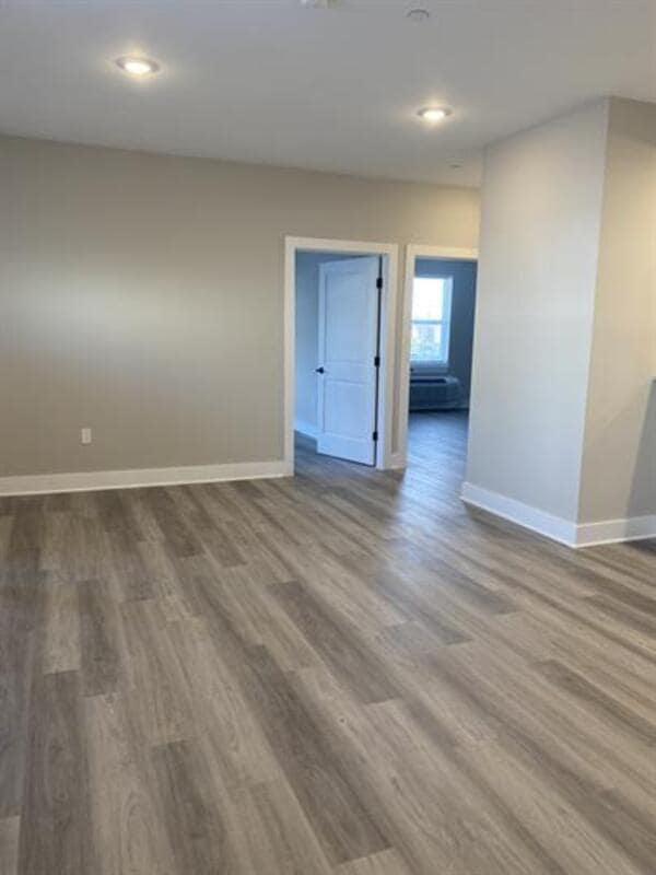Building Photo - 24 Ultra Wy