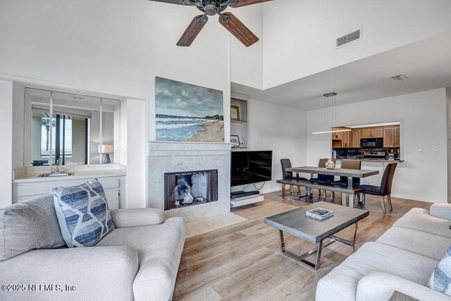 Building Photo - 810 Spinnakers Reach Dr