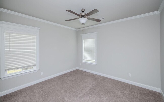 Building Photo - Like New Home in Evans