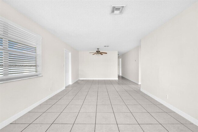 Building Photo - 2127 McKinley St