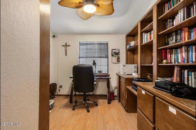 Building Photo - 11521 James Grant Dr