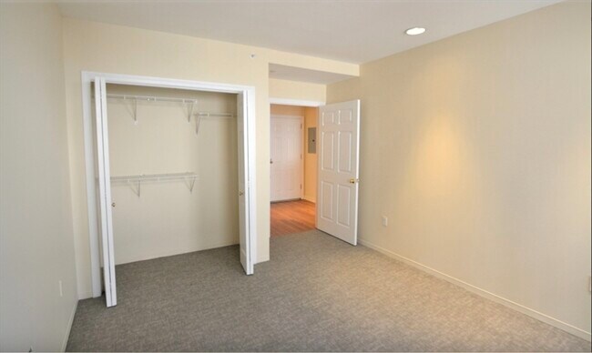 Building Photo - 75 Peterborough St