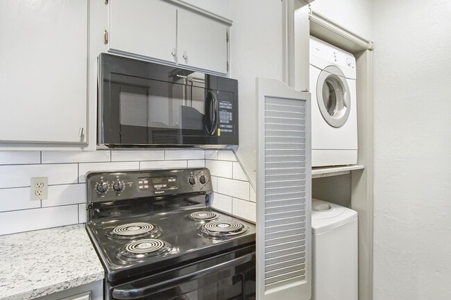 Building Photo - 1000 Rambling Oaks Dr