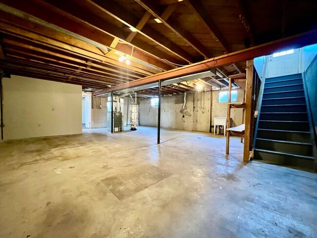 Building Photo - 7135 S Birch Way