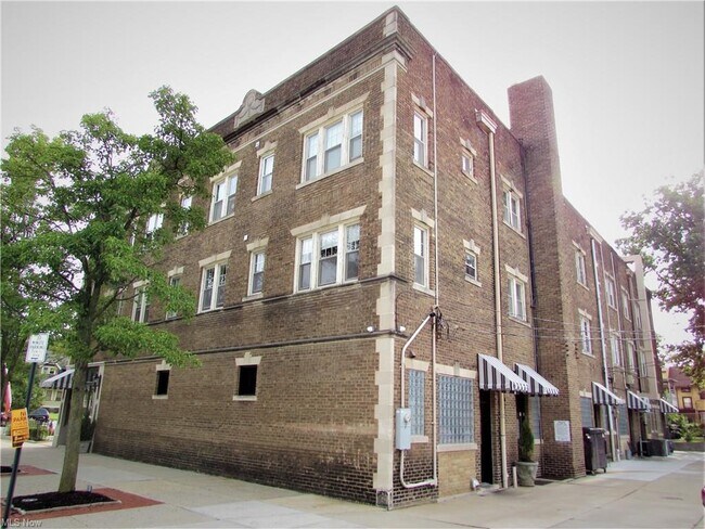 Building Photo - 10429 Clifton Blvd