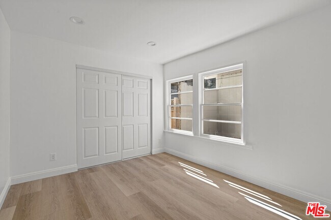 Building Photo - 814 3rd St