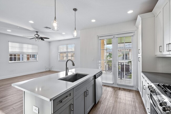 Building Photo - 3770 SE County Line Rd