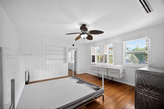 Building Photo - 8651 NE 10th Ct