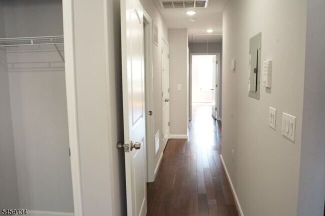 Building Photo - 168 Johnson Ave