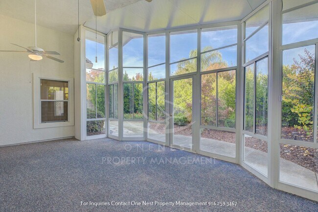 Building Photo - Welcome to Your Dream 55+ Oasis in Sun City Roseville!