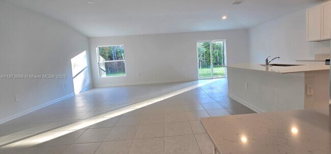 Building Photo - 5034 Barnet Dr