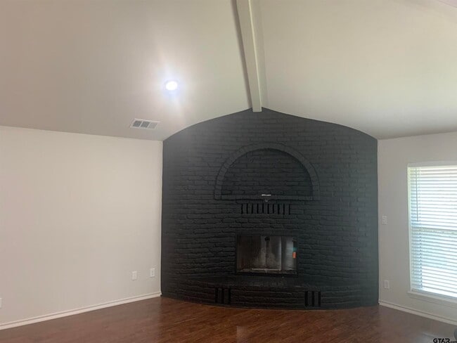 Building Photo - 614 Woodland Hills Dr