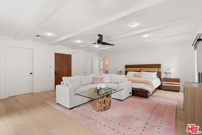 Building Photo - 4145 Sunswept Dr