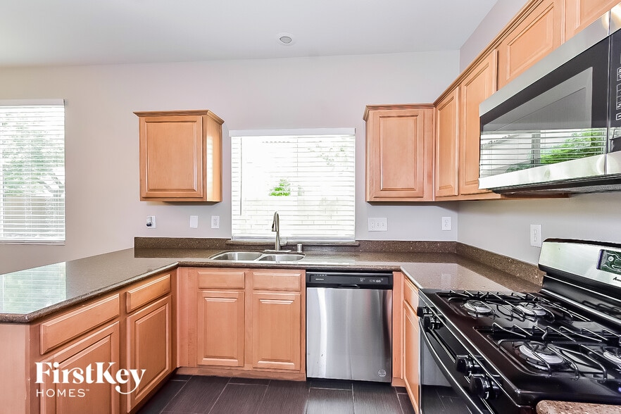 Building Photo - 10651 Bandera Mountain Ln