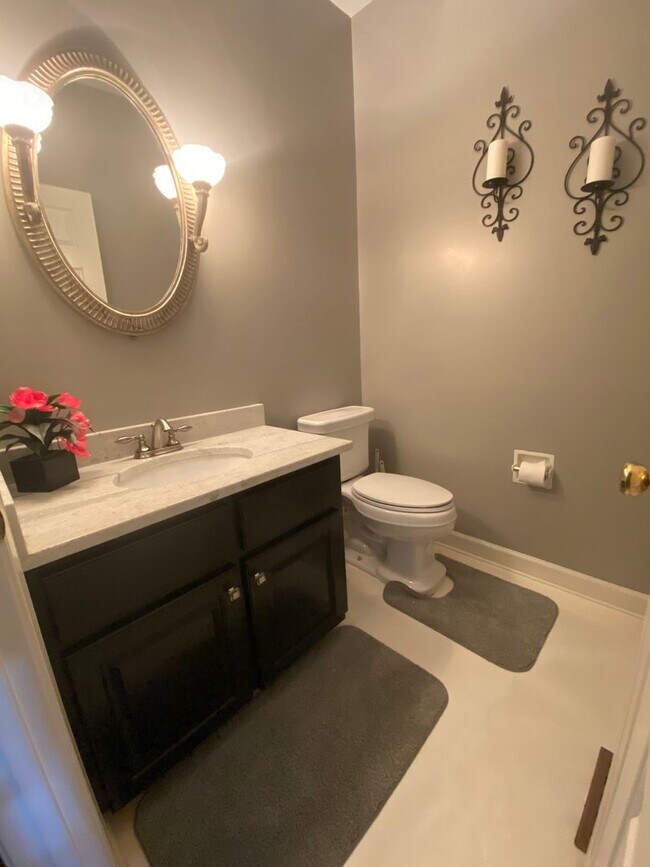 Building Photo - Beautiful Brick Home for Rent – Spacious, Bright & Welcoming