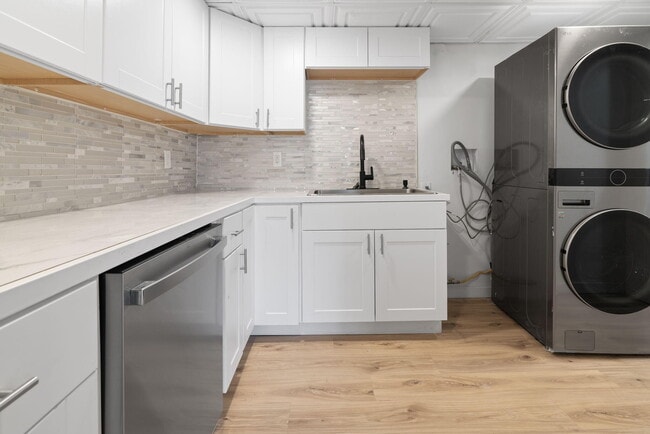 Building Photo - 655 Ferndale Ave