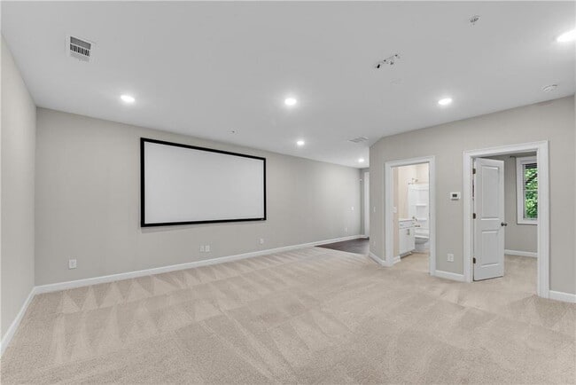 Building Photo - 427 Retreat Ln