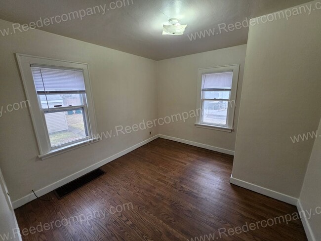 Building Photo - 546-548 Chicago Avenue*