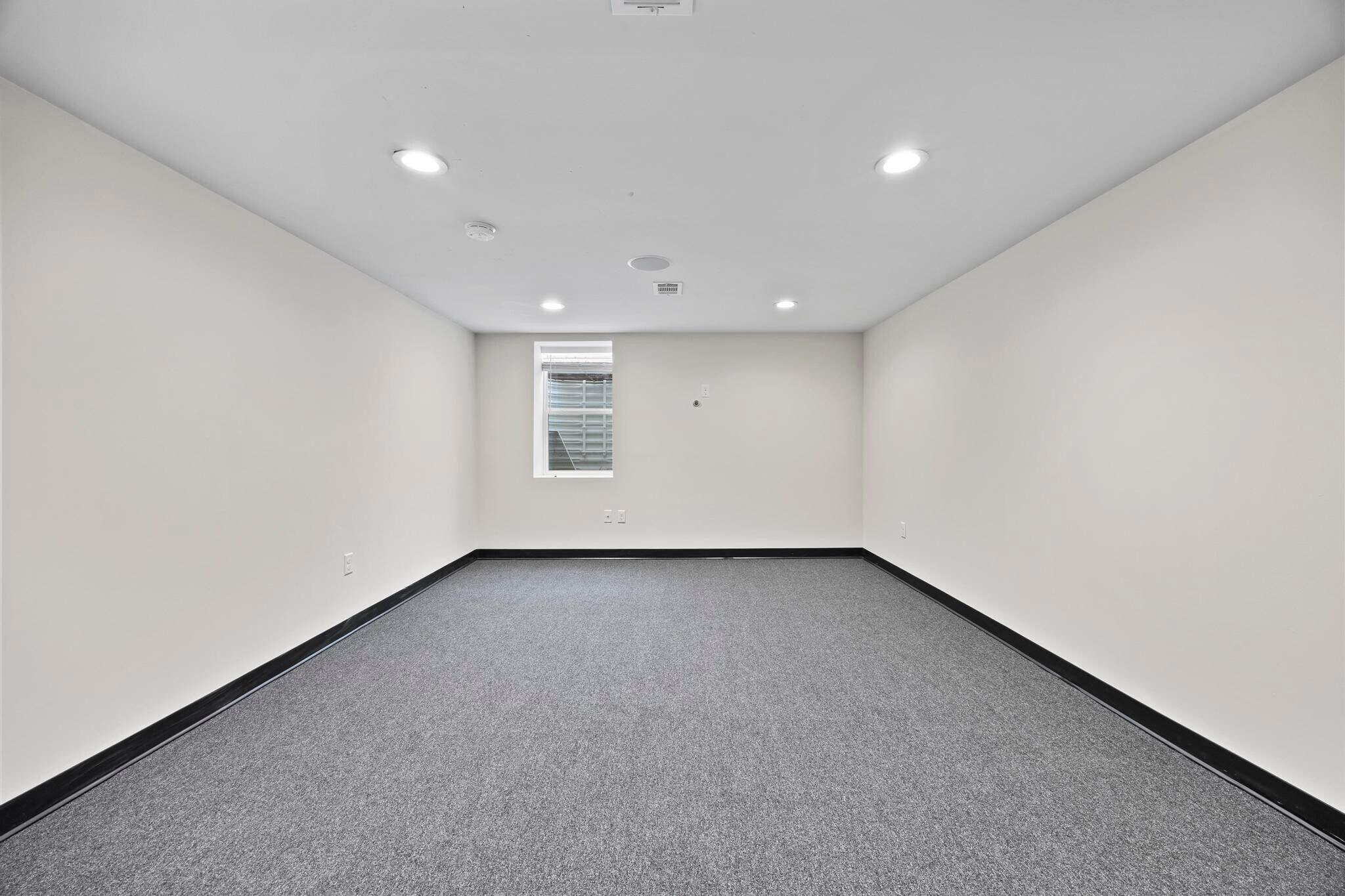 Building Photo - 8312 Savage Guilford Rd