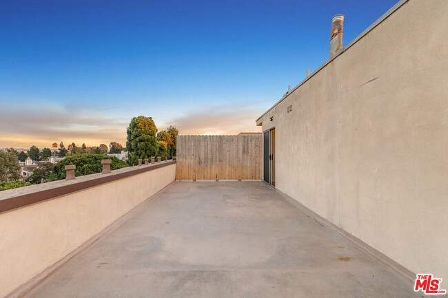 Building Photo - 2637 S Centinela Ave