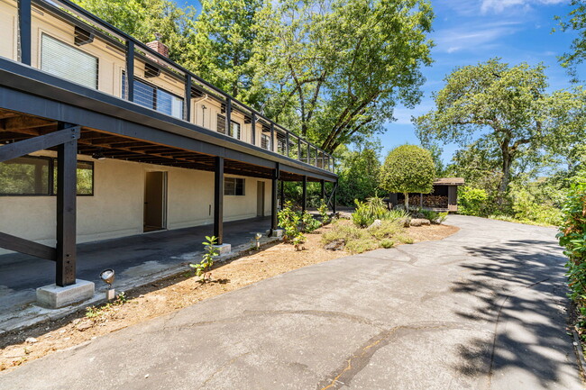 Building Photo - 24 El Rey Rd