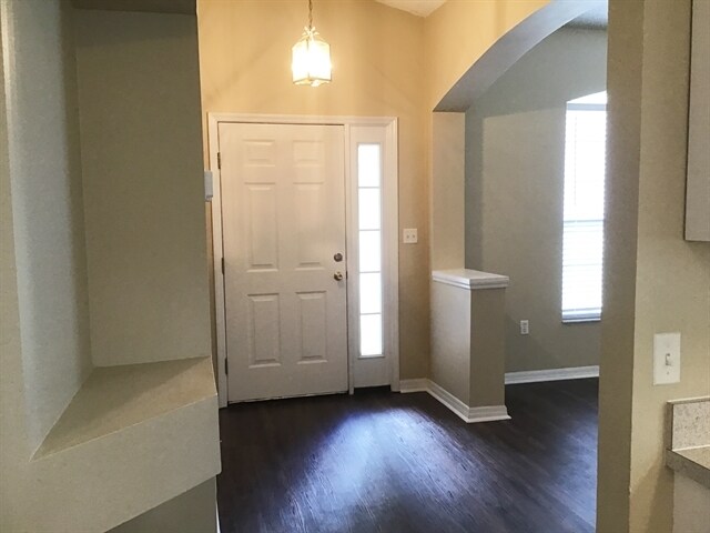 Building Photo - 558 Hatcher St SE