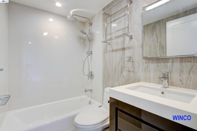 Building Photo - 263 Ralston St