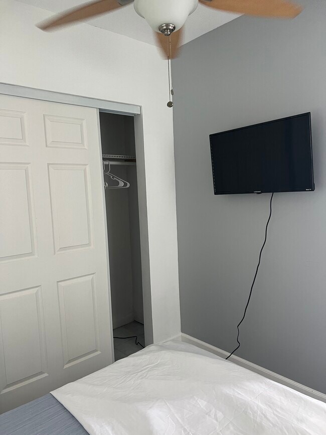 room - 7615 SW 18th St