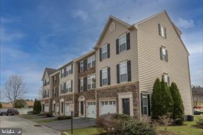 Building Photo - 1644 Oakridge Ln