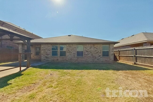 Building Photo - 881 Darst Dr