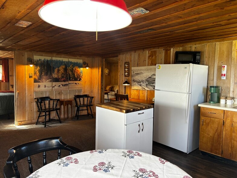 Building Photo - 810 Watt Canyon Rd