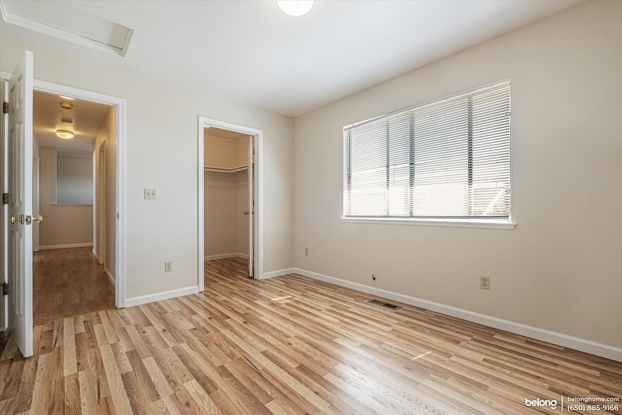 Building Photo - 1659 Thrush Ave