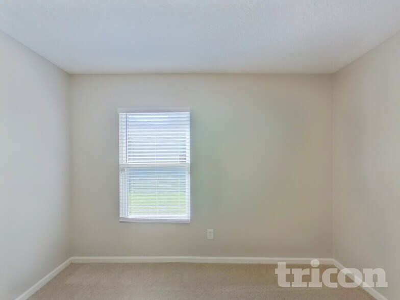 Building Photo - 15180 Bareback Dr