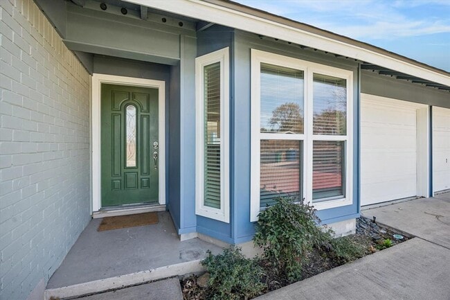 Building Photo - 1411 Fairfield Dr