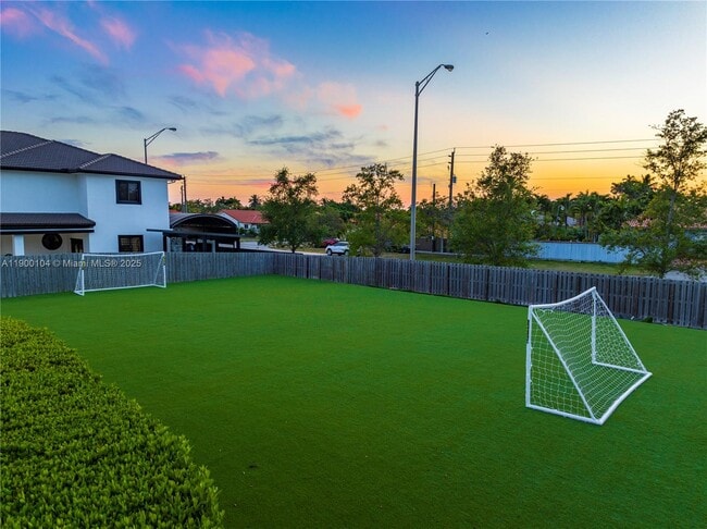 Building Photo - 11 NW 122nd Ave