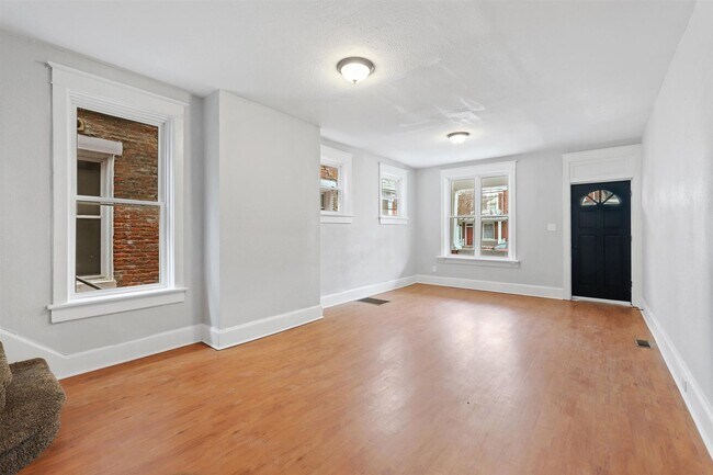 Building Photo - 2626 N 6th St