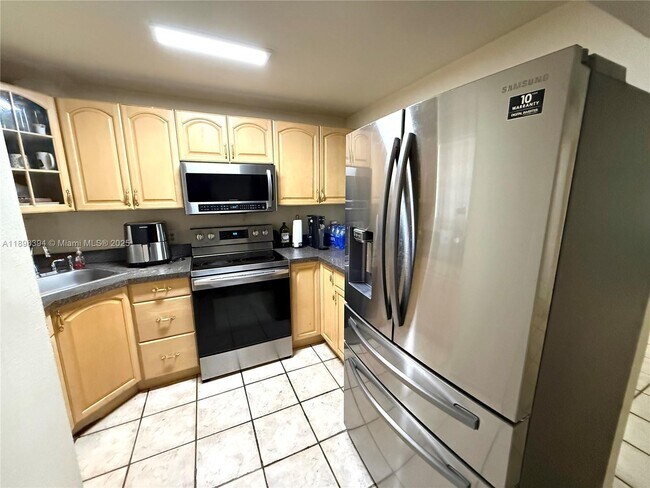 Primary Photo - 10850 W Flagler St