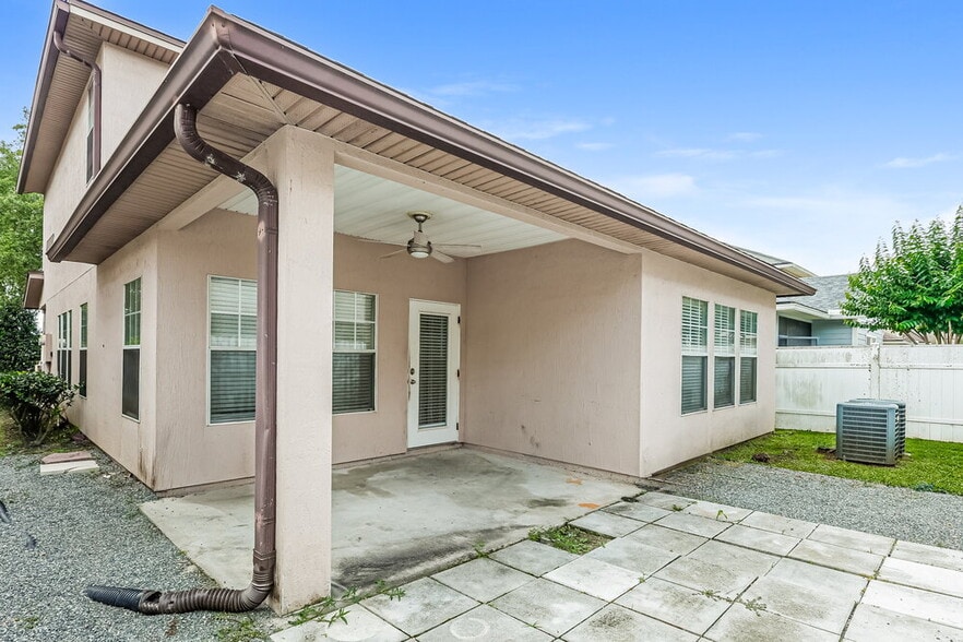 Building Photo - 6267 Pendragon Pl