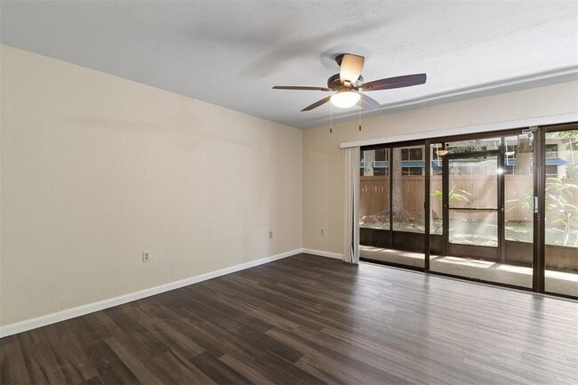 Building Photo - 2635 SW 35th Pl