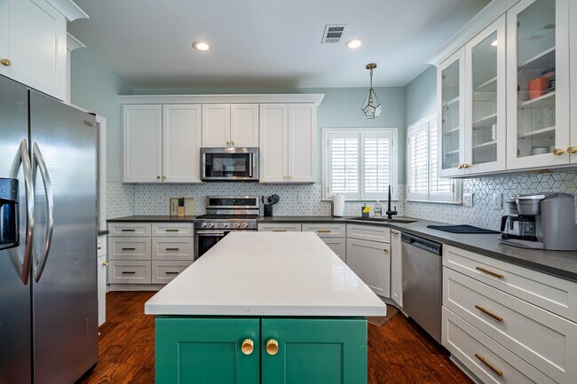 Building Photo - 2096 Fairport Way