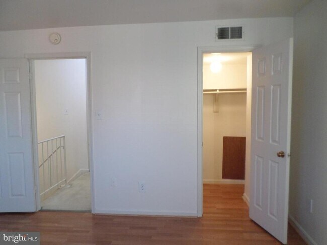 Building Photo - 1433 A St NE